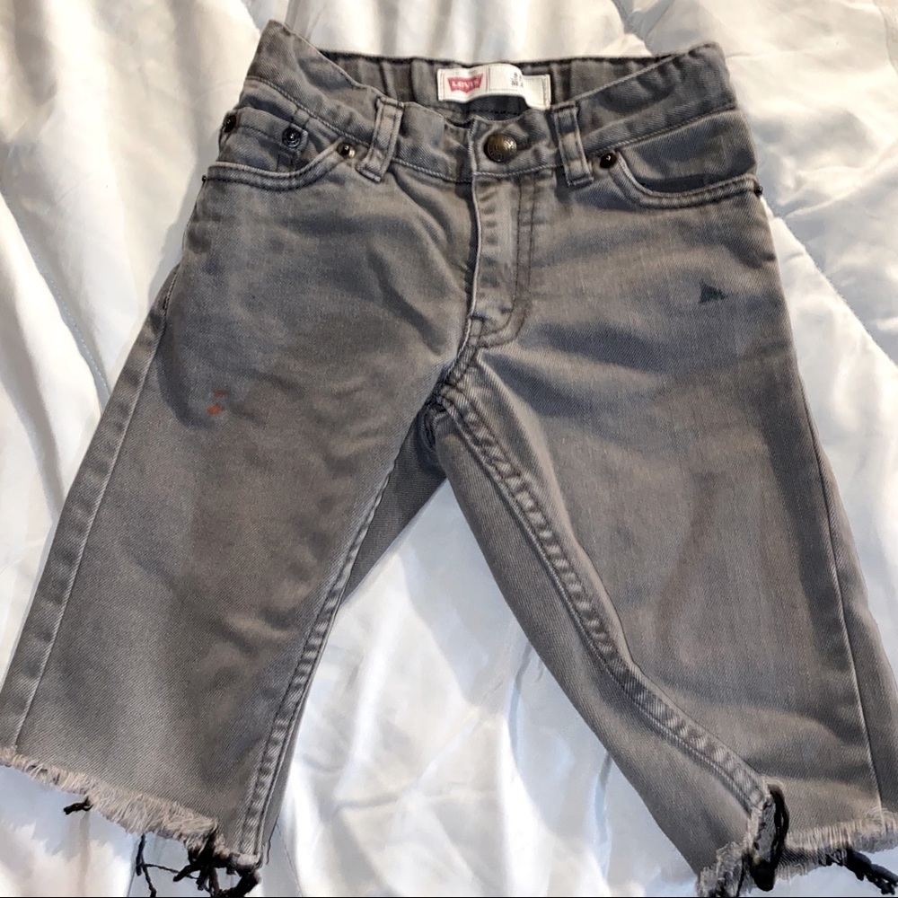 🌻5 for $10
(Levi’s) Cut Off Shorts